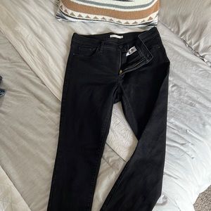 Levi’s 311 shaper black skinny jeans